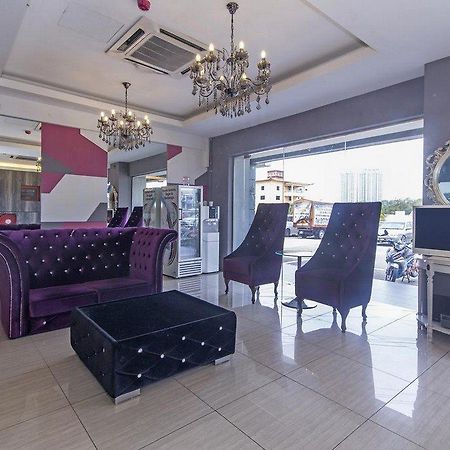 I-Hotel @ Johor Bahru Buitenkant foto