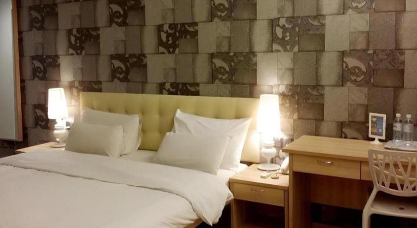 I-Hotel @ Johor Bahru Buitenkant foto