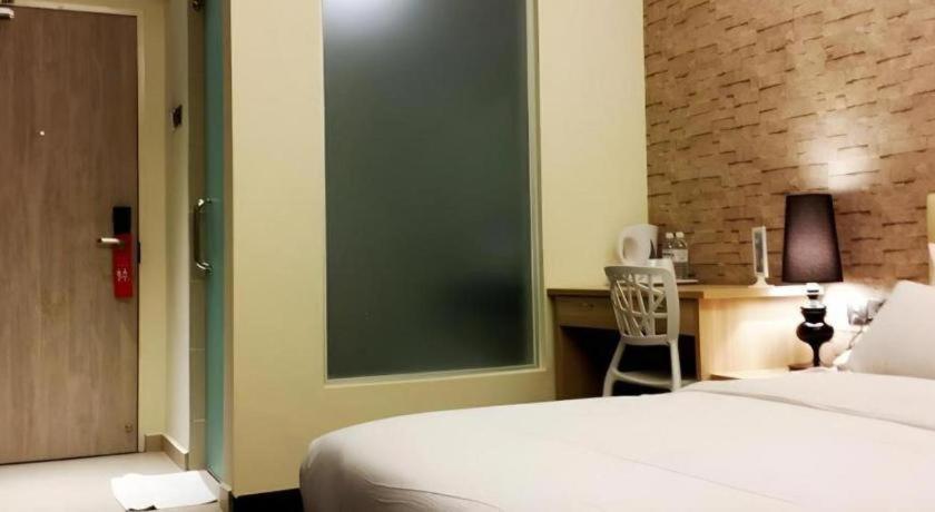 I-Hotel @ Johor Bahru Buitenkant foto