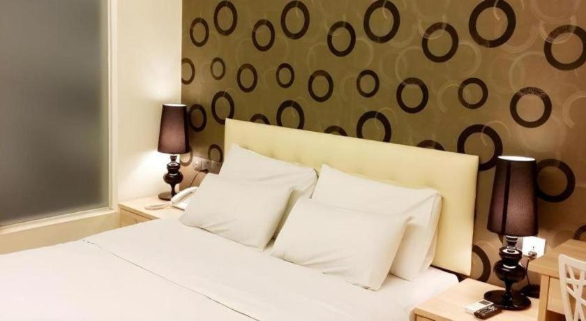 I-Hotel @ Johor Bahru Buitenkant foto